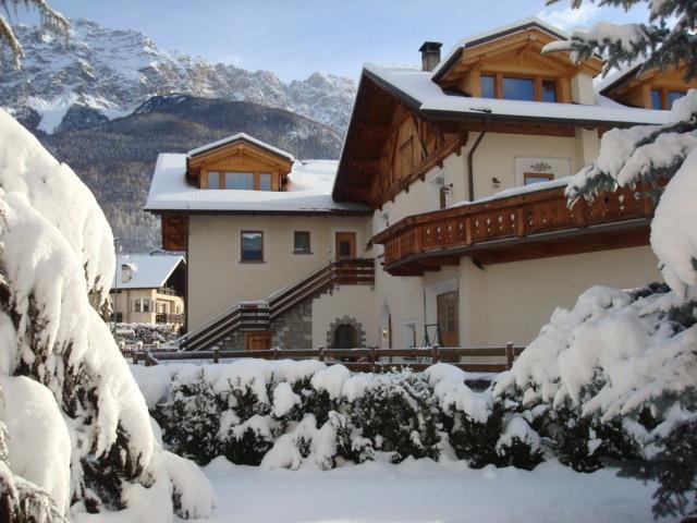 Casa Caste Villa Bormio Ruang foto